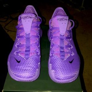 Lebron 16 low ‘Atomic Purple’. Size 8.5. Lavender.